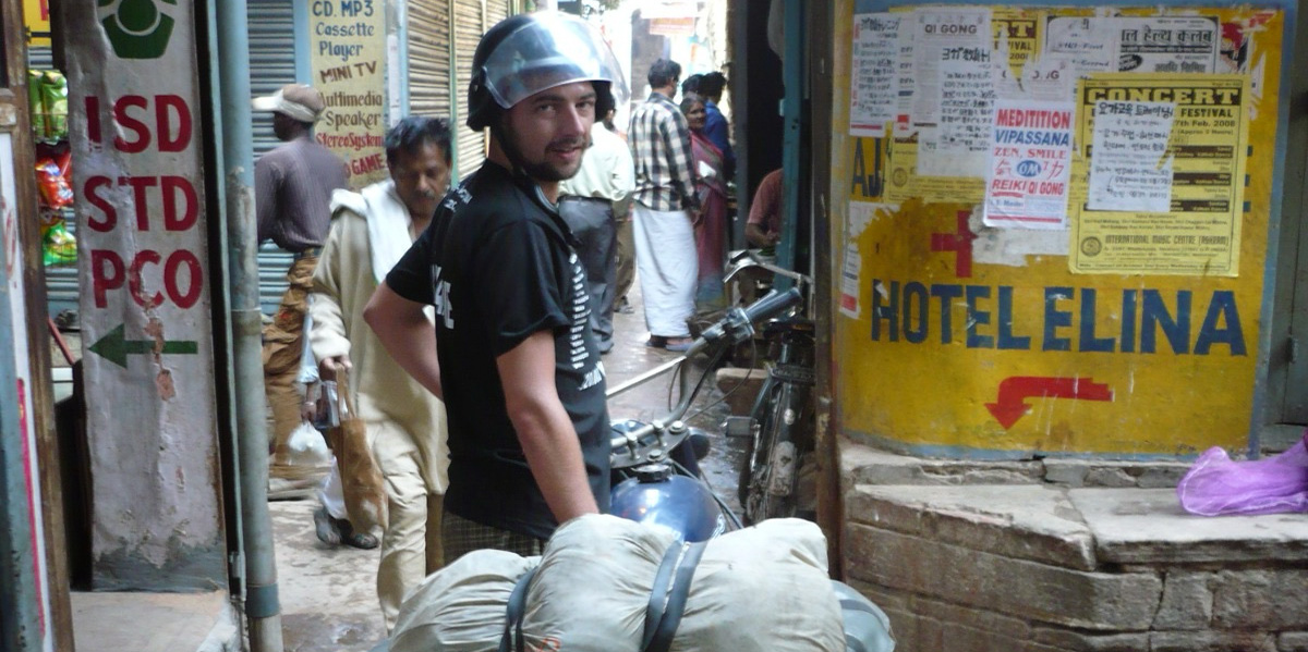 Tomás en India